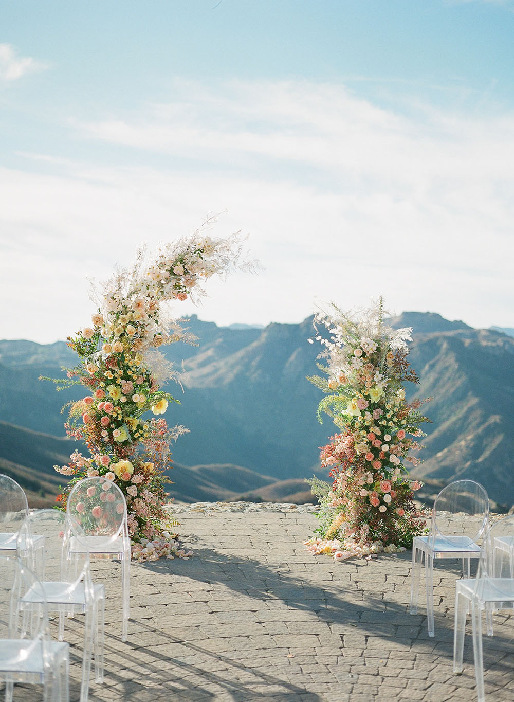 floral arch for ceremony