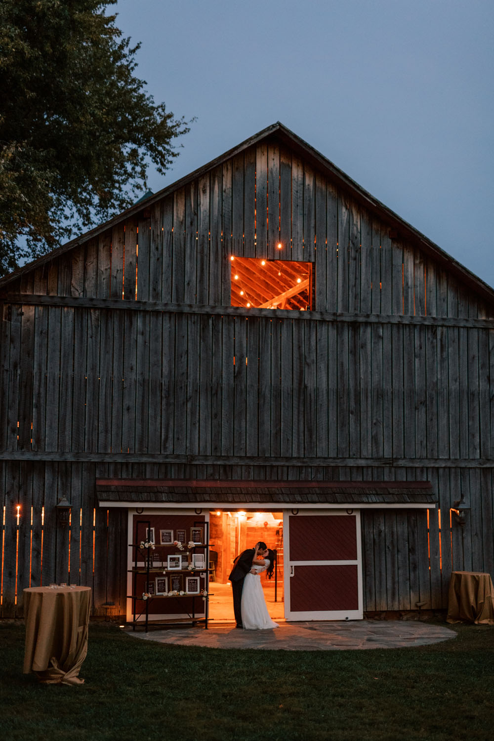 rustic barn wedding in Virginia