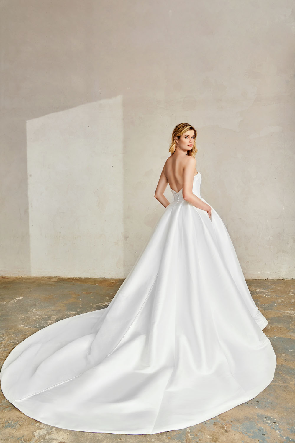 Kelly Faetini wedding dresses