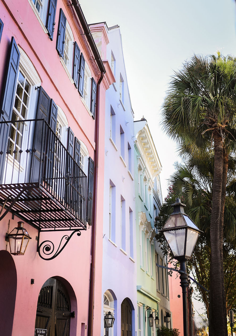 Colorful coastal elopement inspiration in Charleston