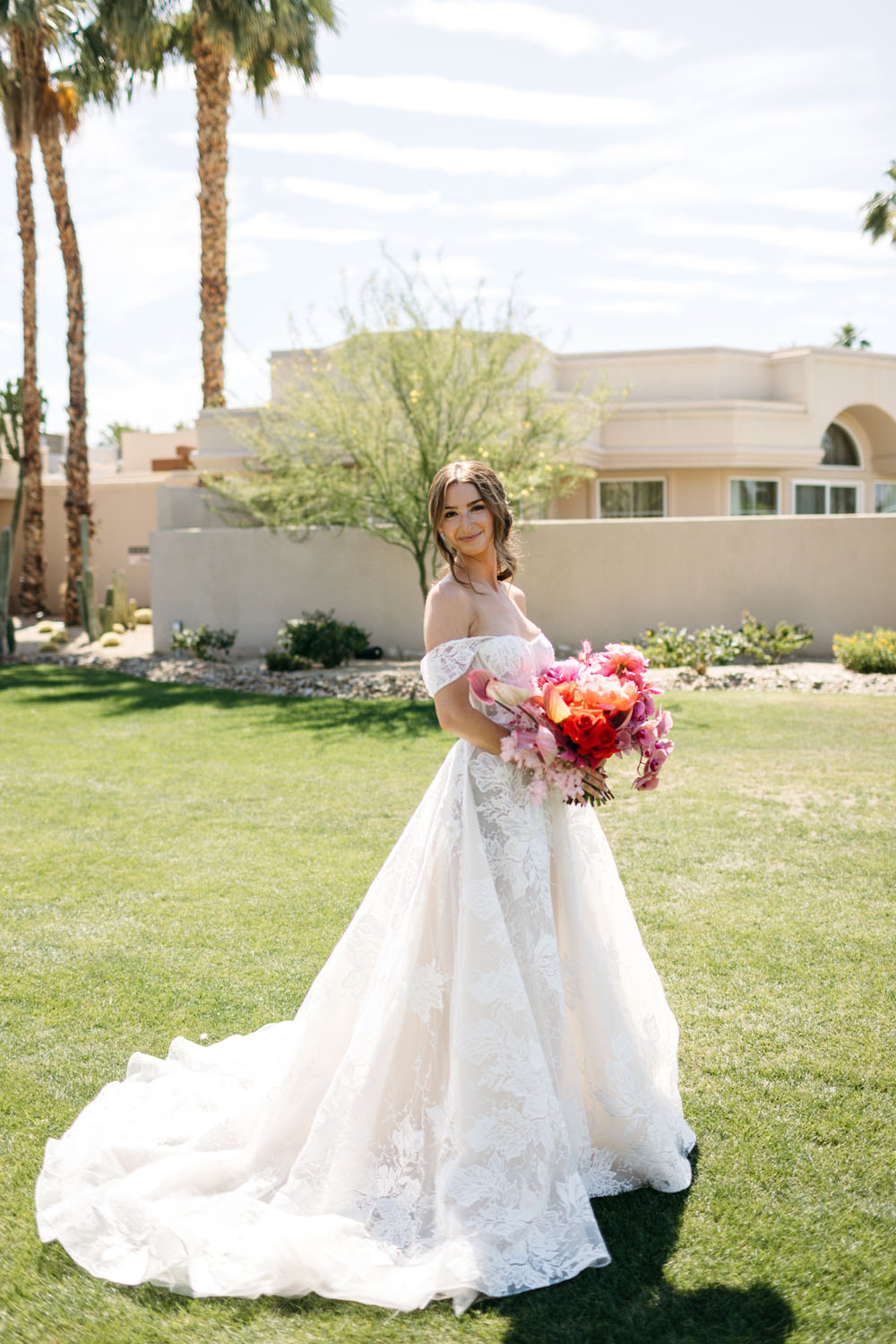  Indian Wells Golf Resort wedding with an electric color palette 