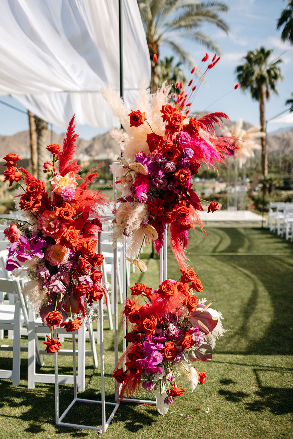  Indian Wells Golf Resort wedding with an electric color palette 