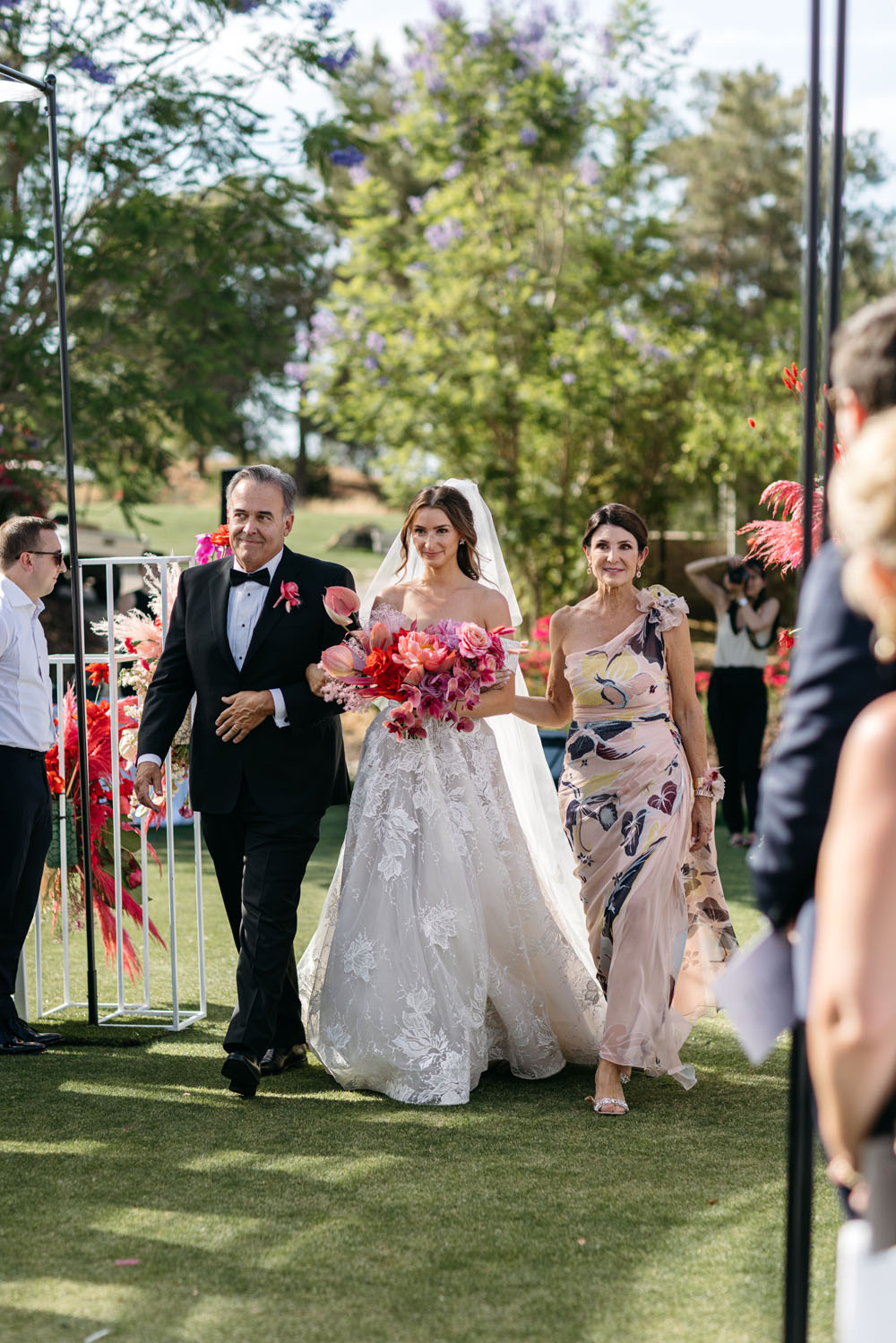  Indian Wells Golf Resort wedding with an electric color palette 