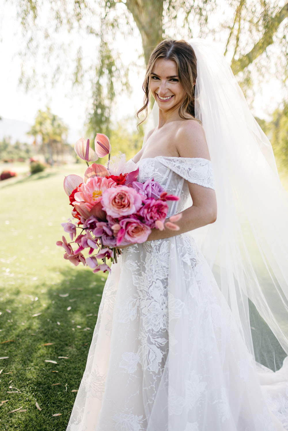  Indian Wells Golf Resort wedding with an electric color palette 