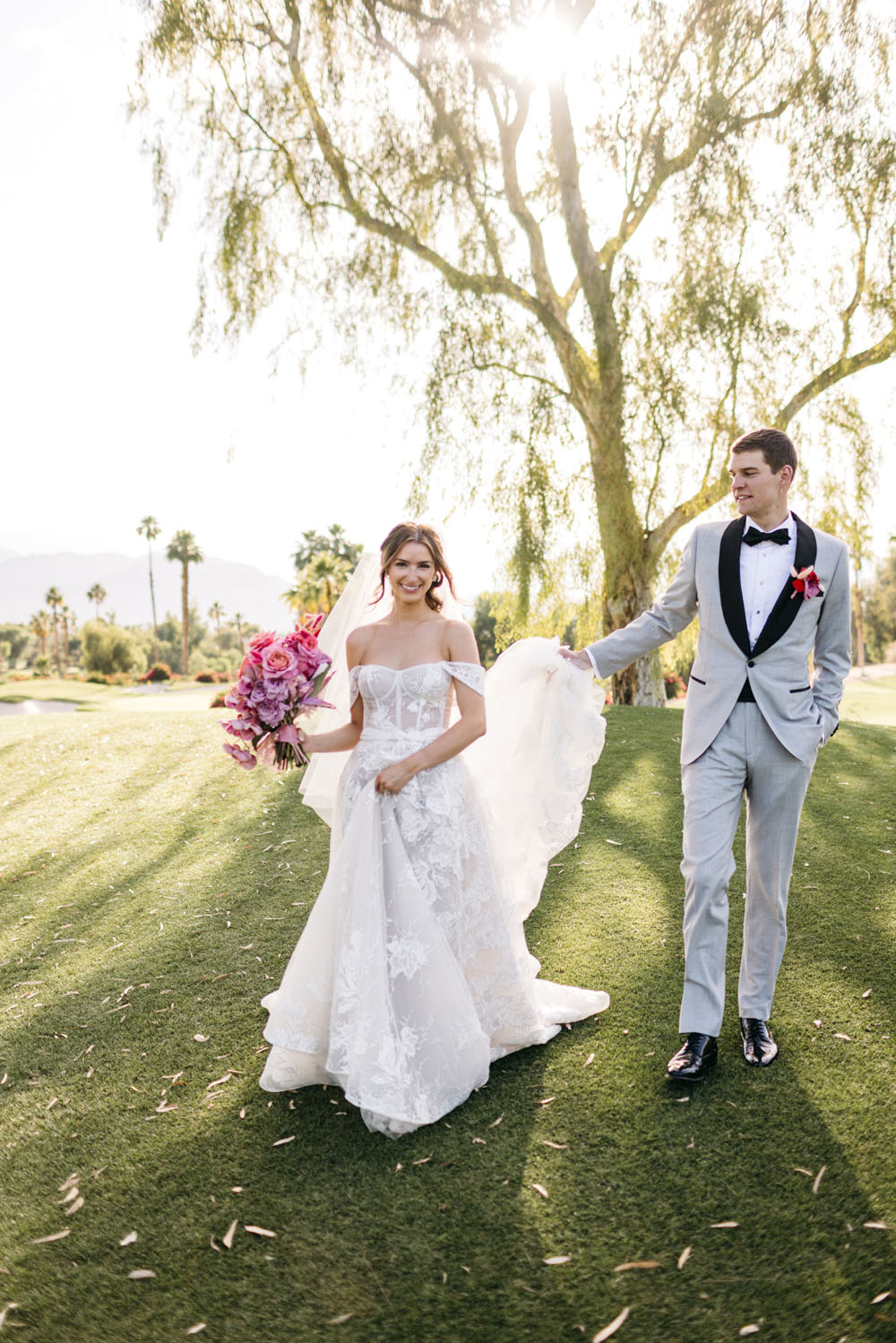  Indian Wells Golf Resort wedding with an electric color palette 