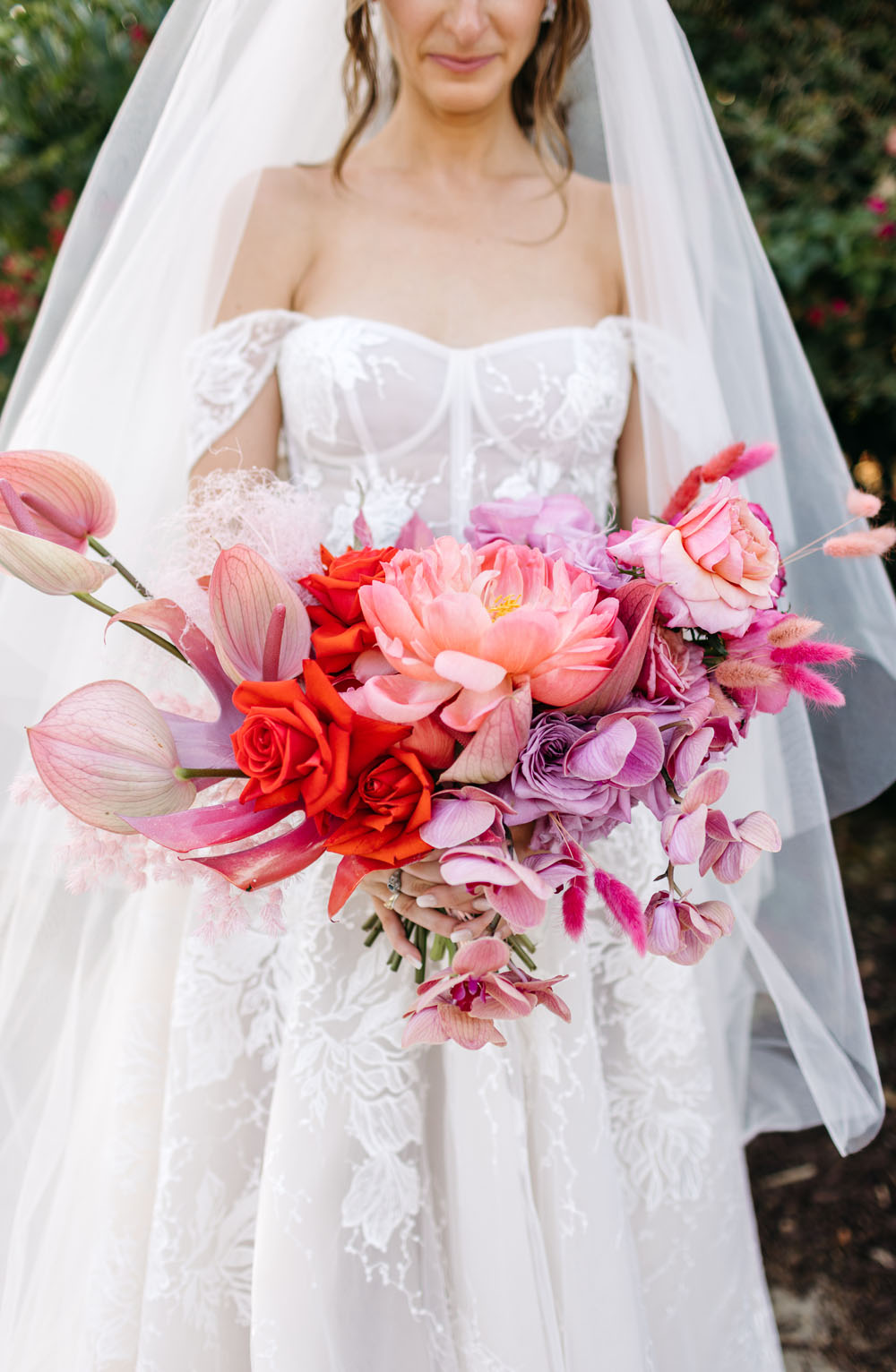  Indian Wells Golf Resort wedding with an electric color palette 