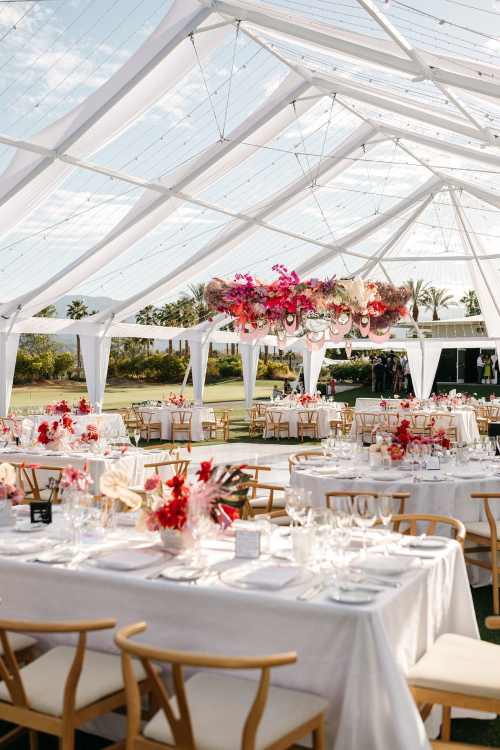  Indian Wells Golf Resort wedding with an electric color palette 
