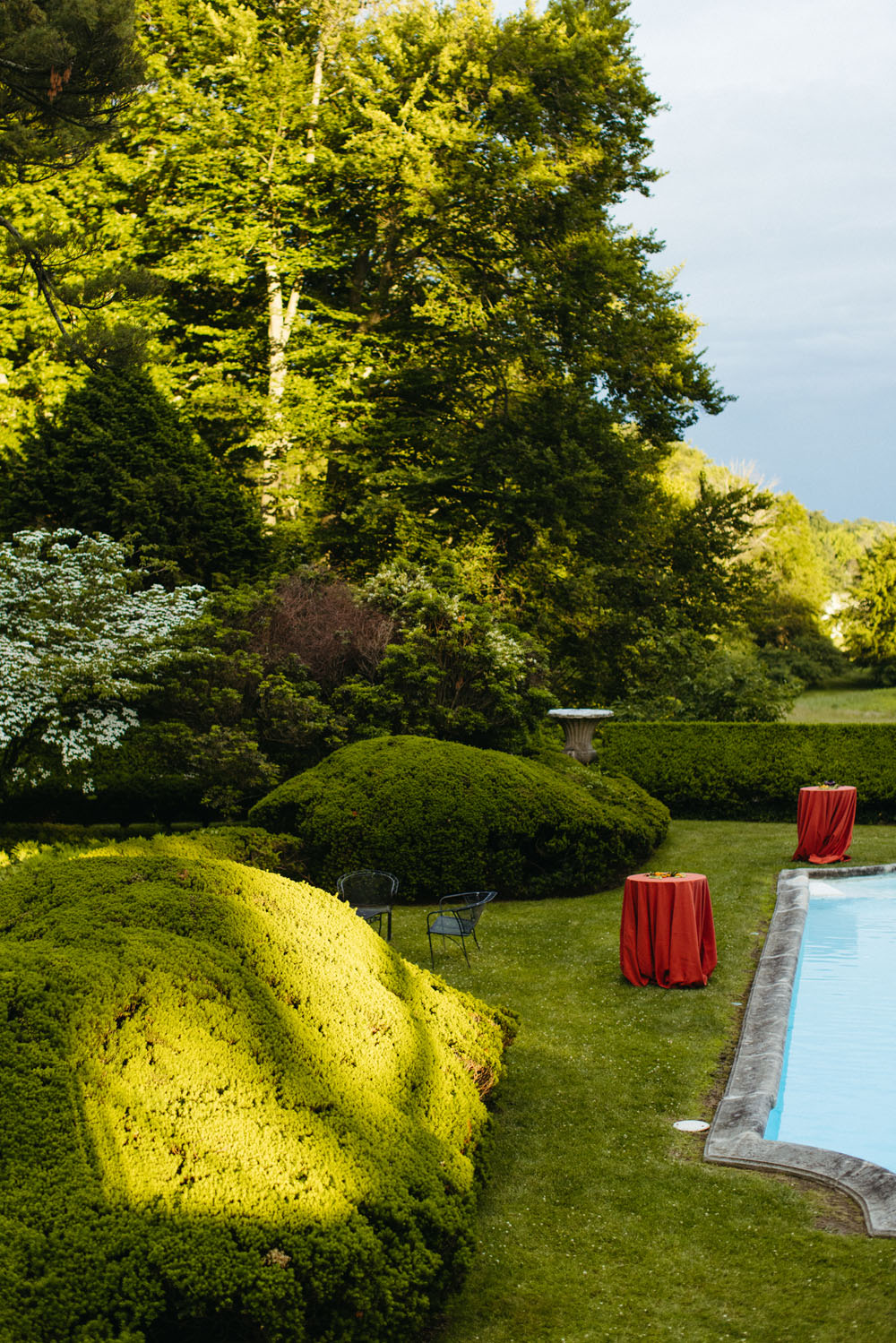 Colorful al fresco garden wedding in New York