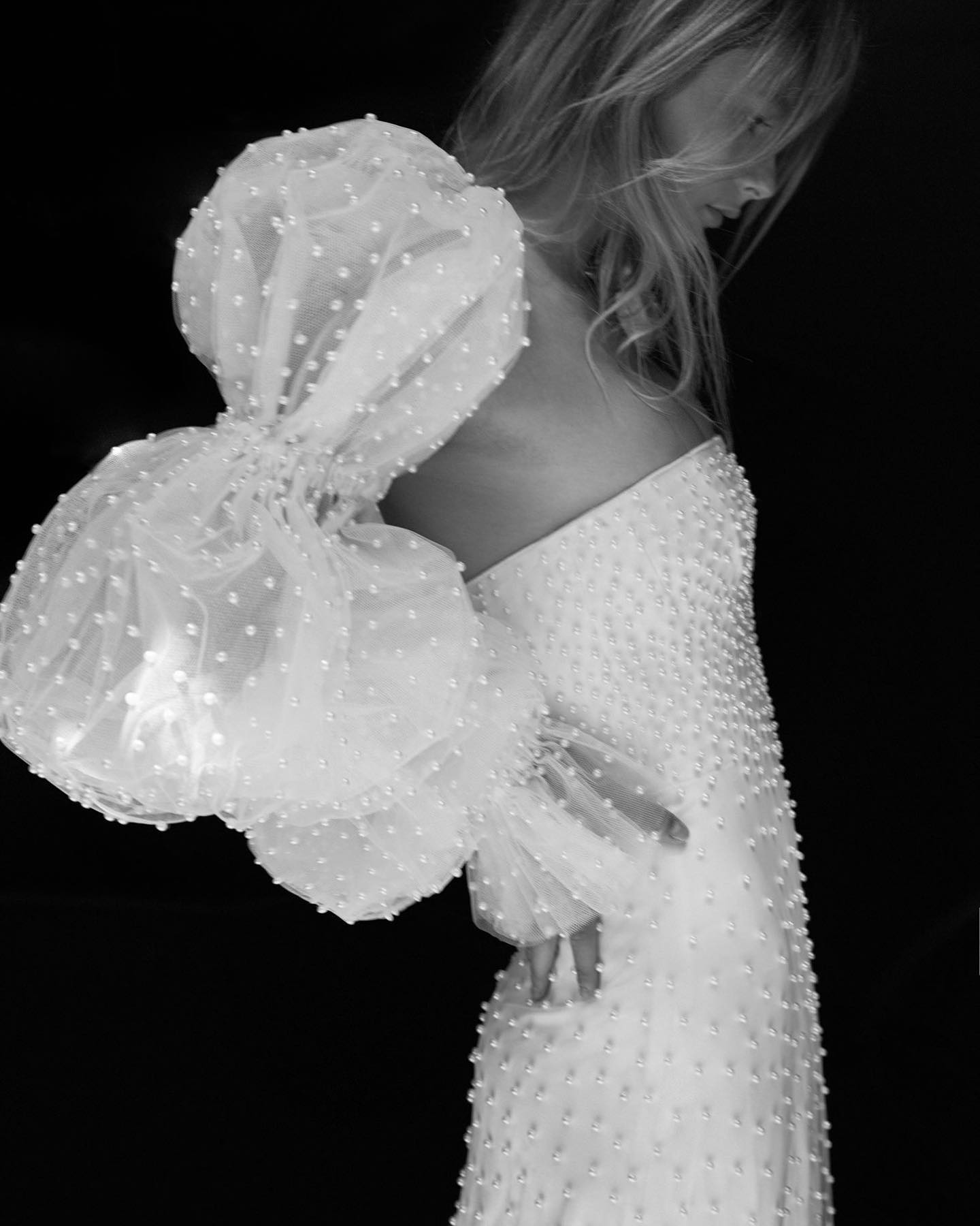 2023 wedding trends - big sleeves