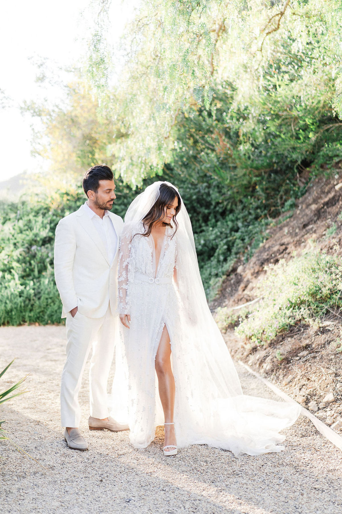 A stylist?s romantic California wedding with stunning guest fashion to match