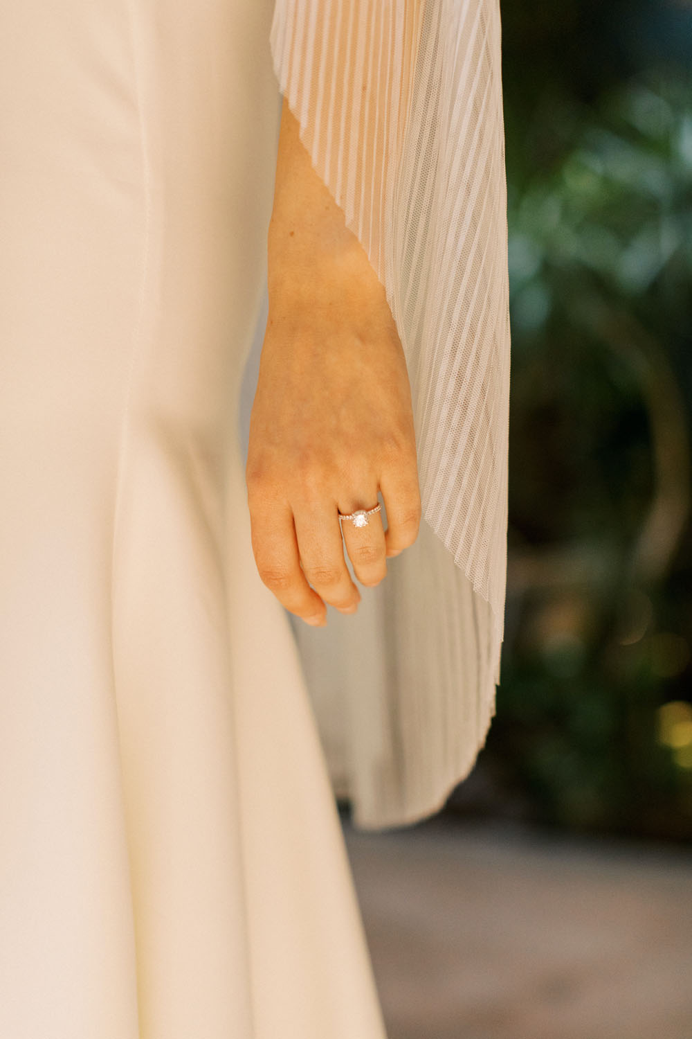 Effortlessly chic tropical Millwick wedding in DTLA