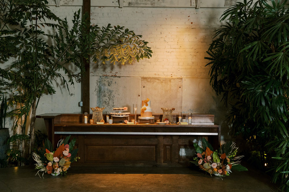 Effortlessly chic tropical Millwick wedding in DTLA