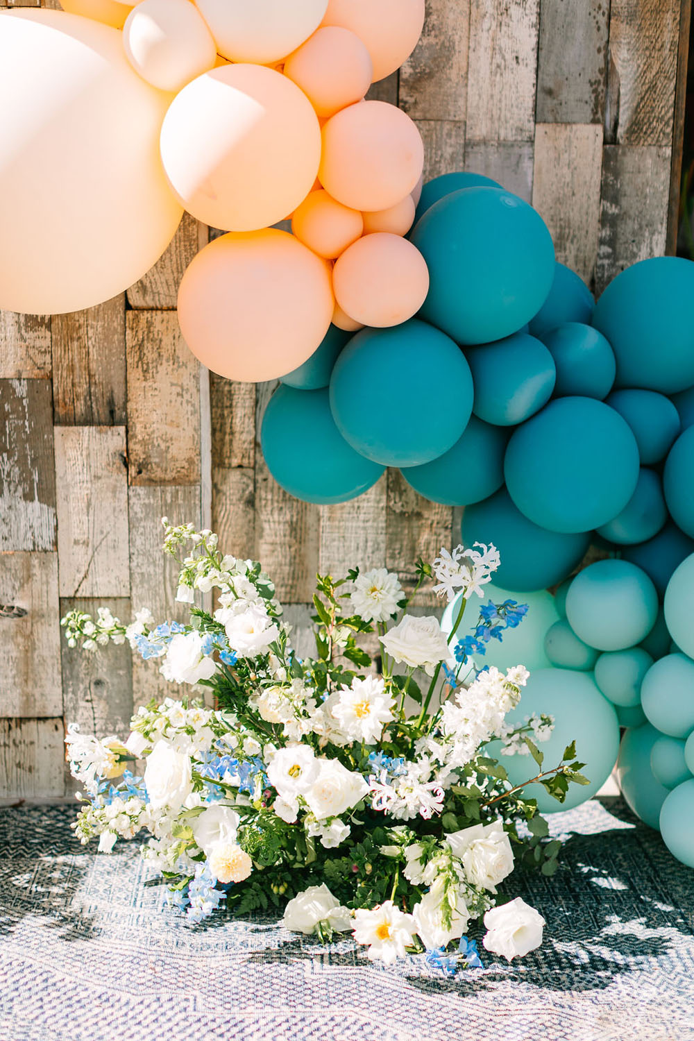 balloon install for baby shower