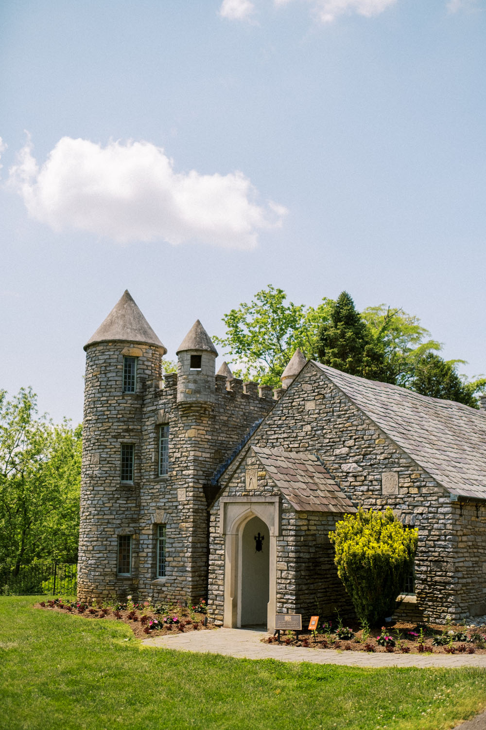 Whimsical spring garden wedding at Yew Dell Botanical Gardens in Kentucky