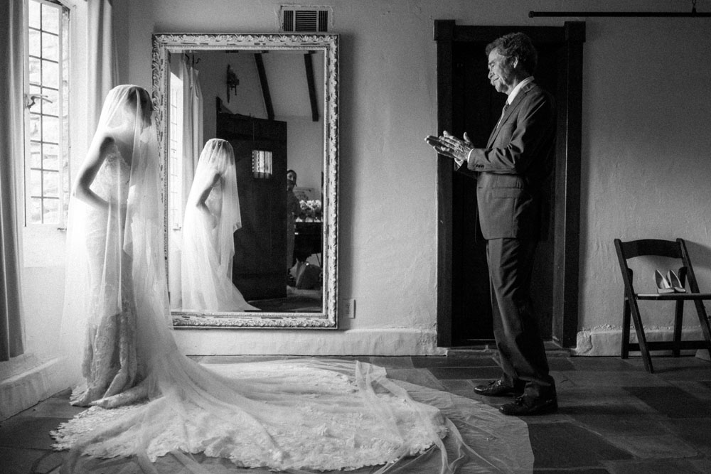 bride and father first look