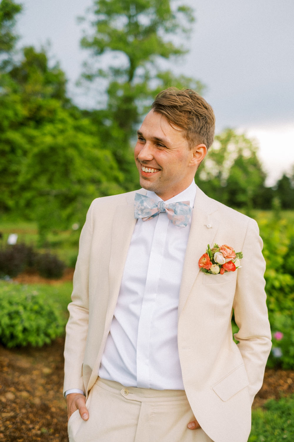 groom in bowtie