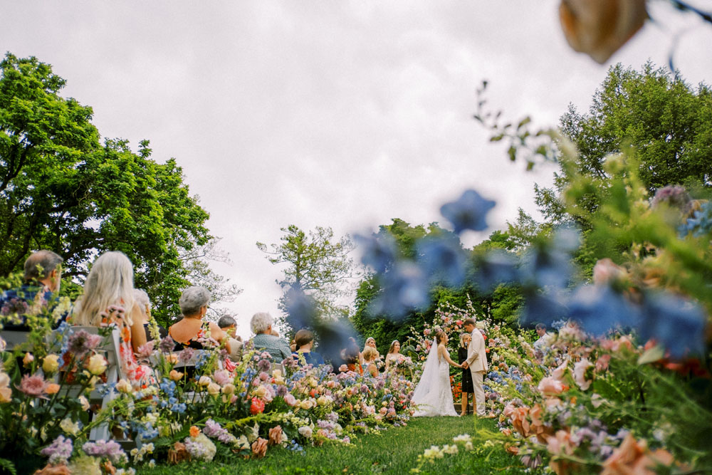 Spring Kentucky wedding at Yew Dell Botanical Gardens