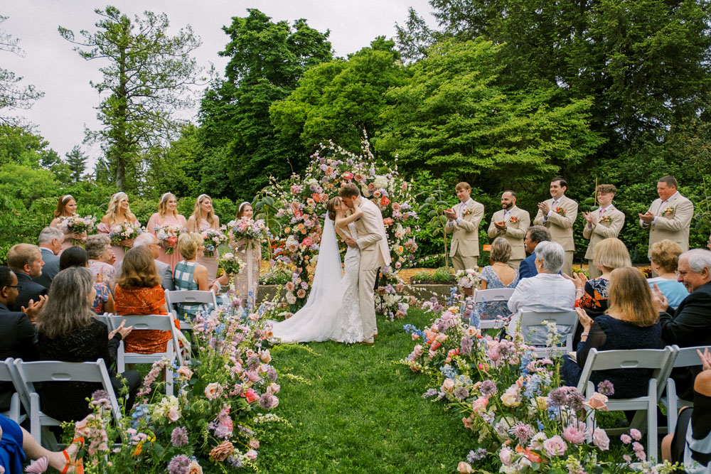 Spring Kentucky wedding at Yew Dell Botanical Gardens