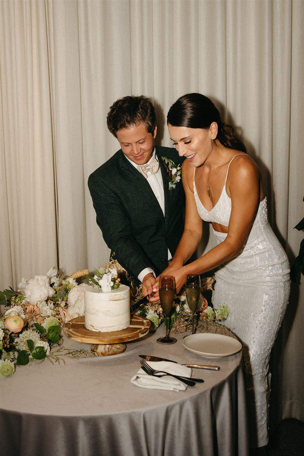 cake cutting at modern wedding