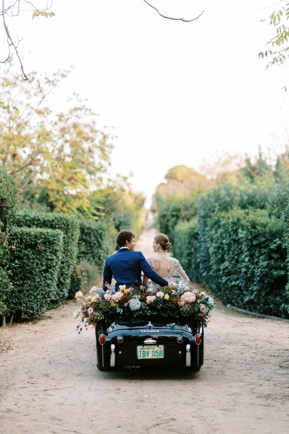 Vintage getaway car for elegant wedding in Athens