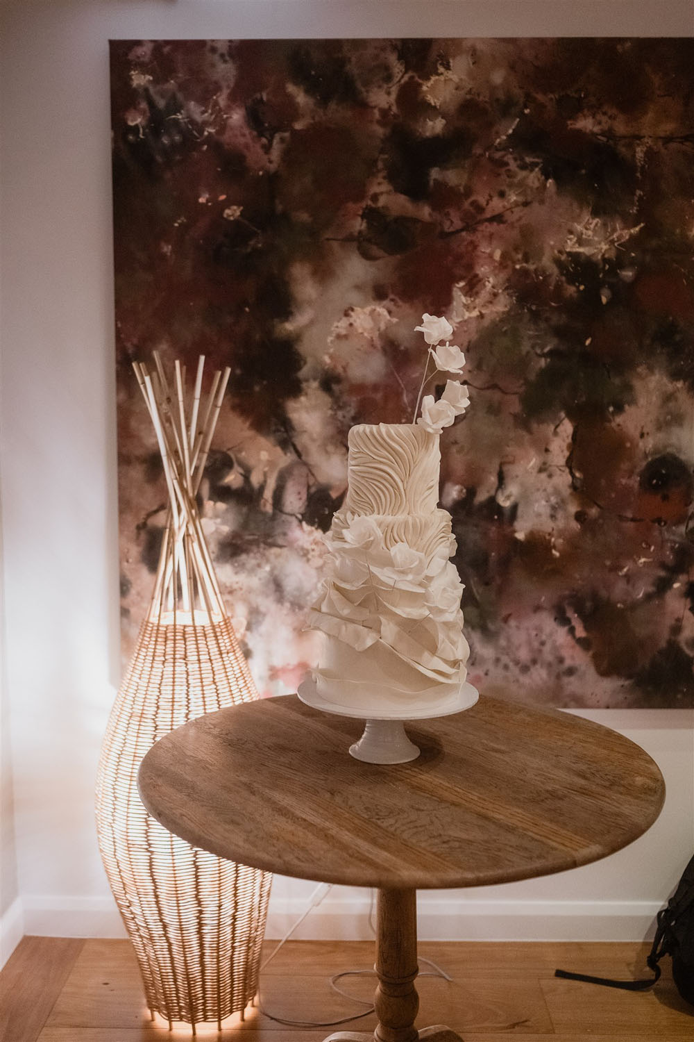 Modern wedding cake for Australian wedding