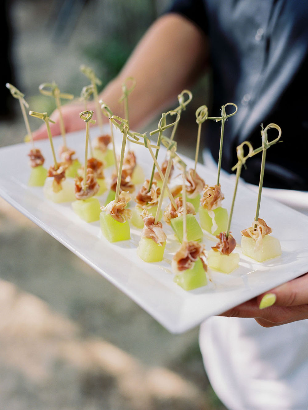 cocktail hour food at wedding