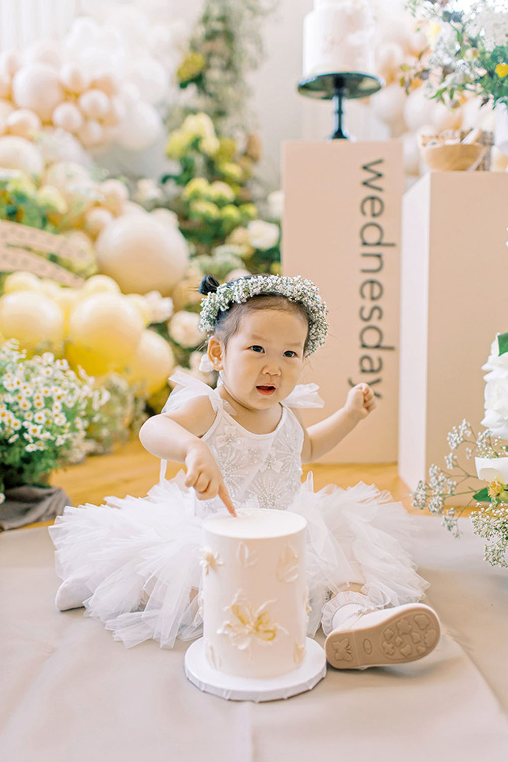 1st birthday cake smash with flower crown