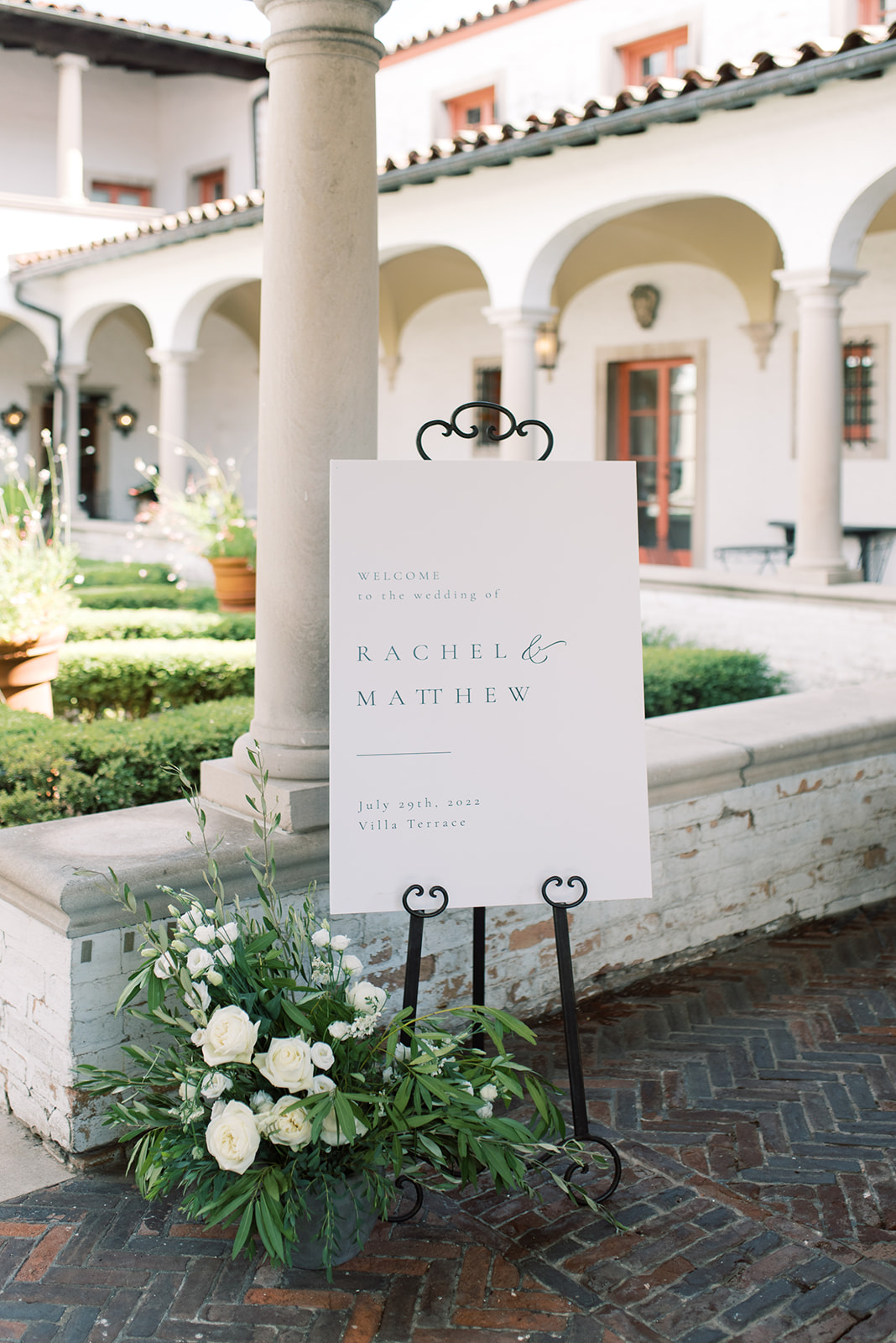 welcome sign for romantic Wisconsin wedding