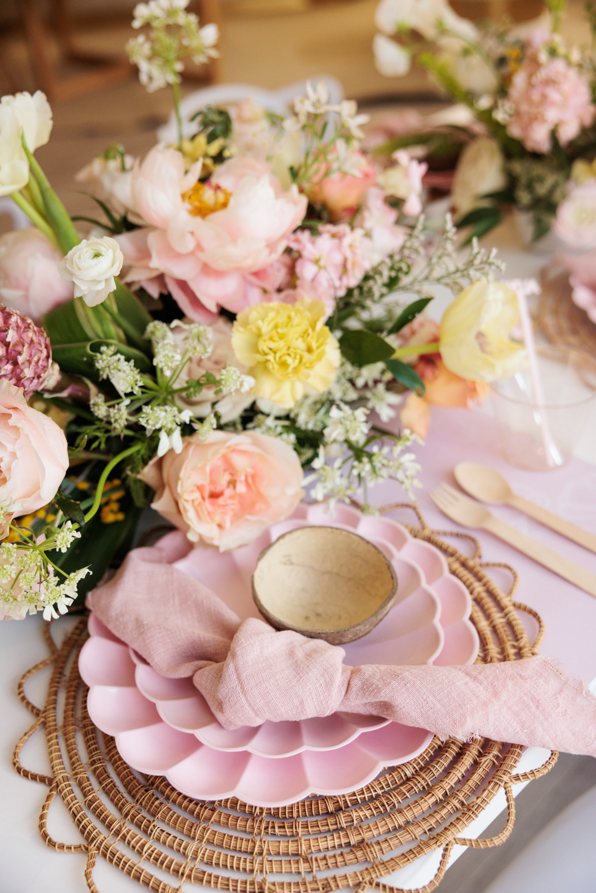 tropical pink place setting with coconut