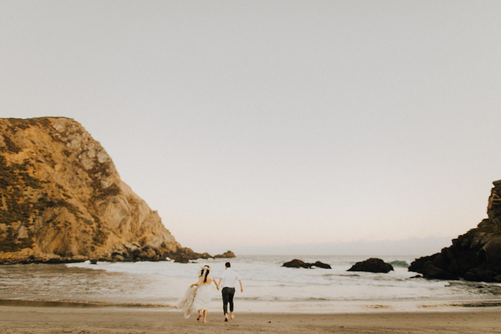 golden hour portraits at Big Sur wedding