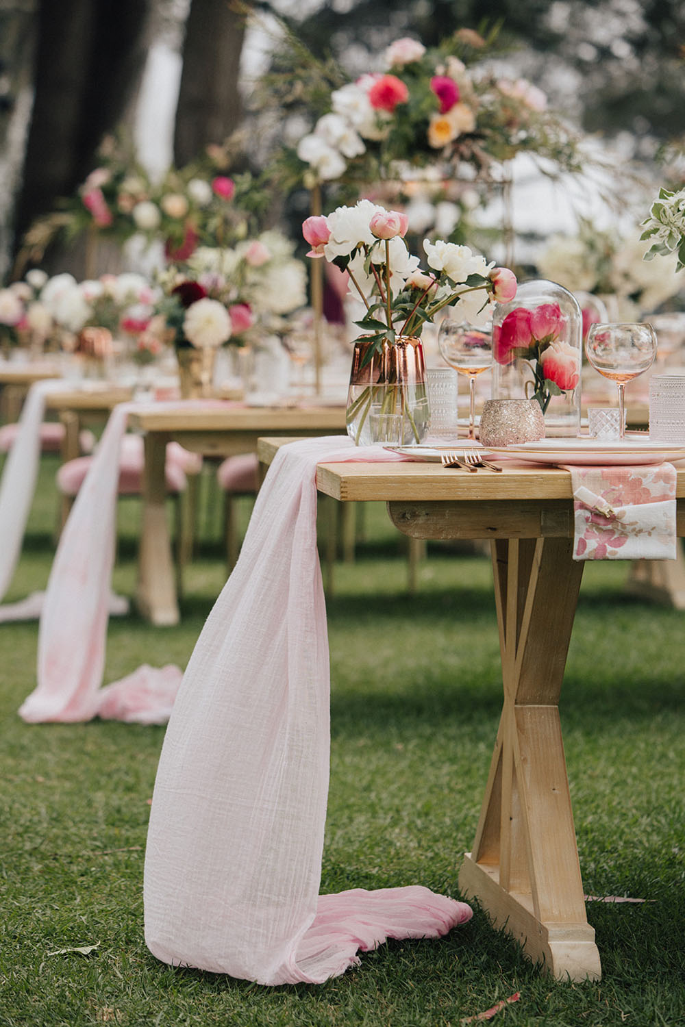 blush table runner