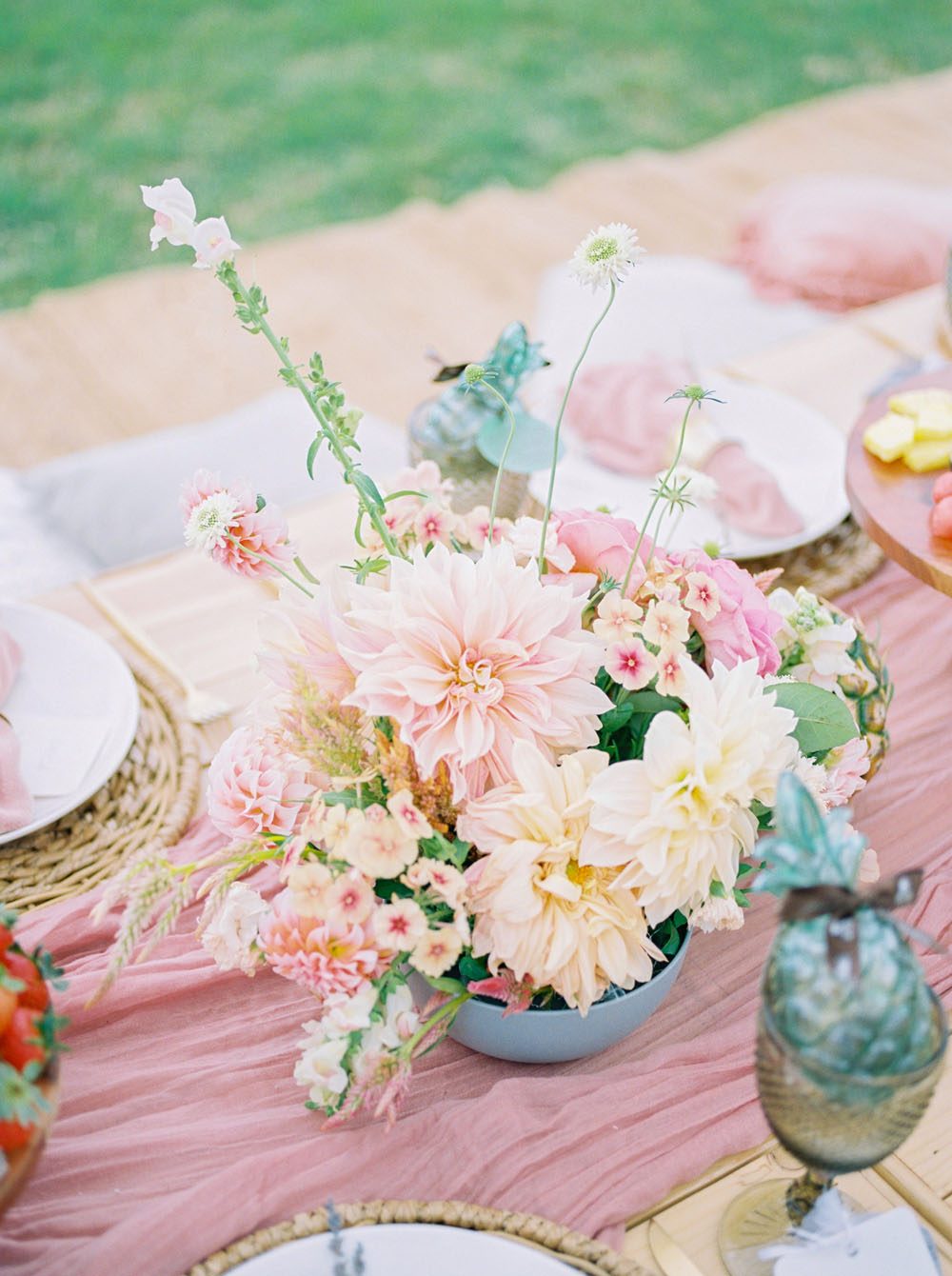 Dahlia centerpiece for spring picnic