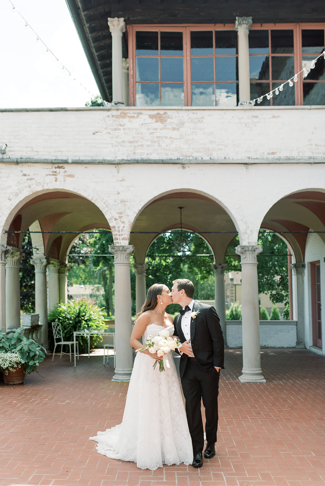 Italy themed wedding at Villa Terrace in Milwaukee