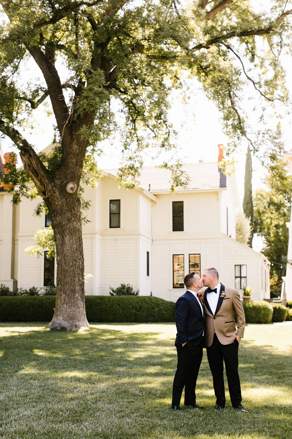 Romantic Northern California wedding at the Inn at Park Winters