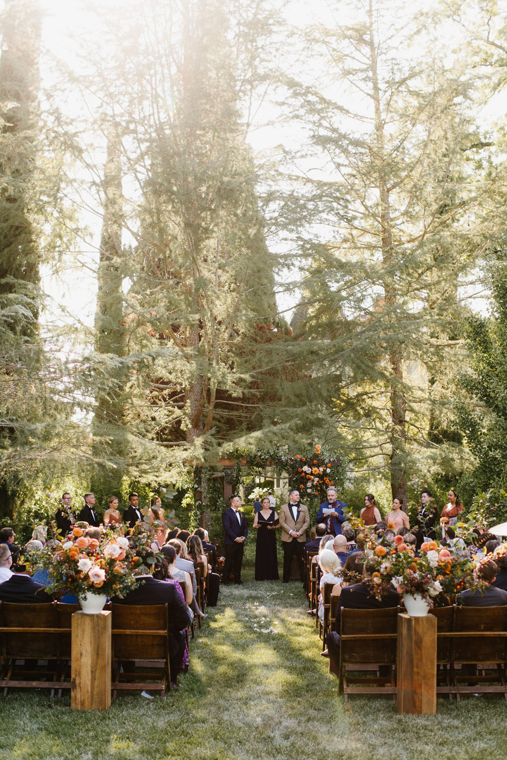modern rustic northern california wedding ceremony