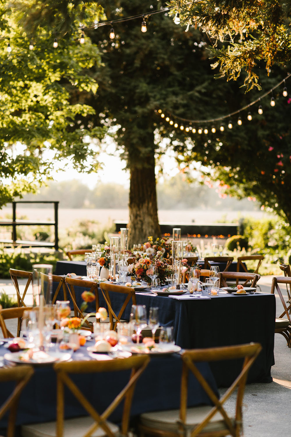 modern rustic place setting for northern california wedding