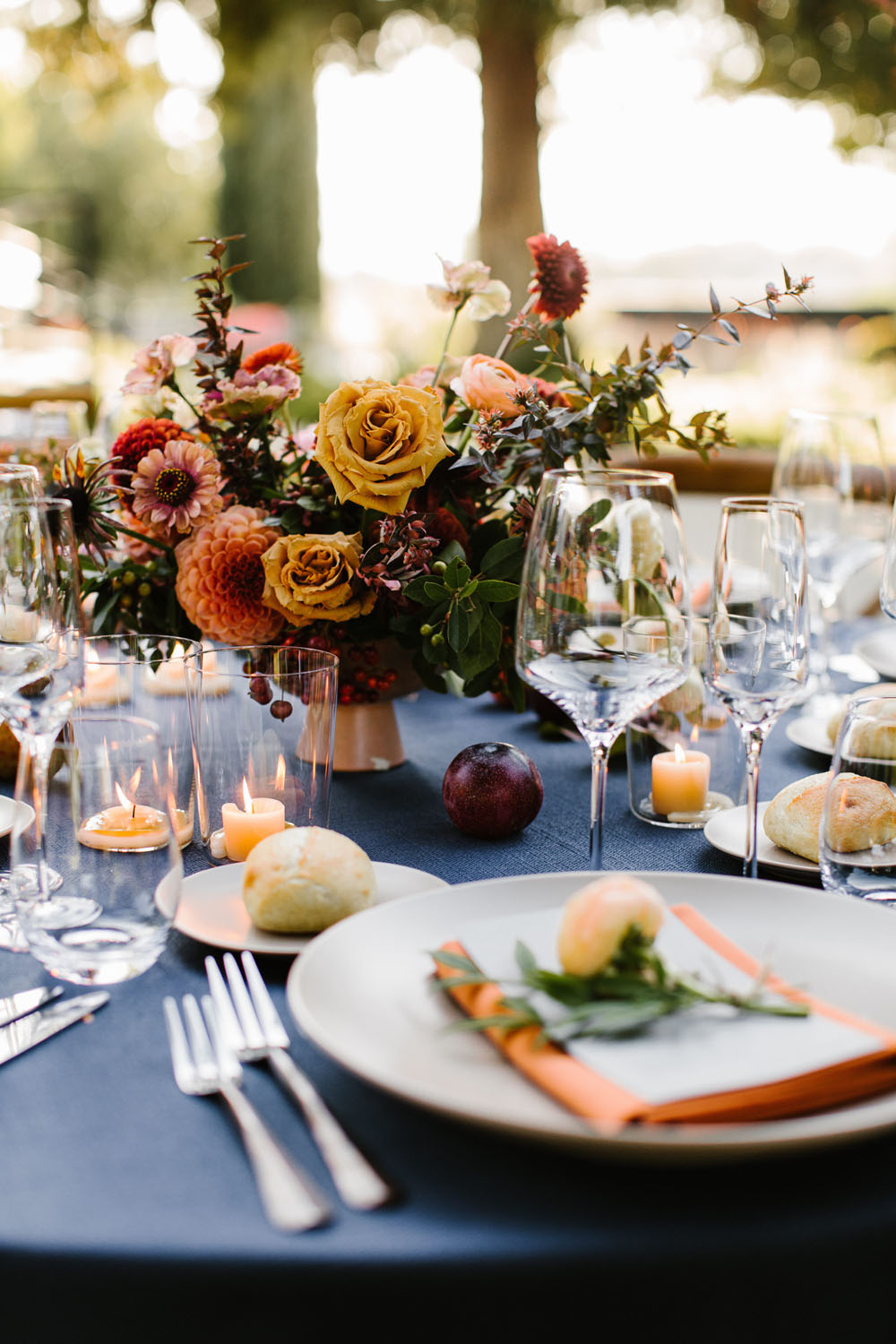 modern rustic place setting for northern california wedding