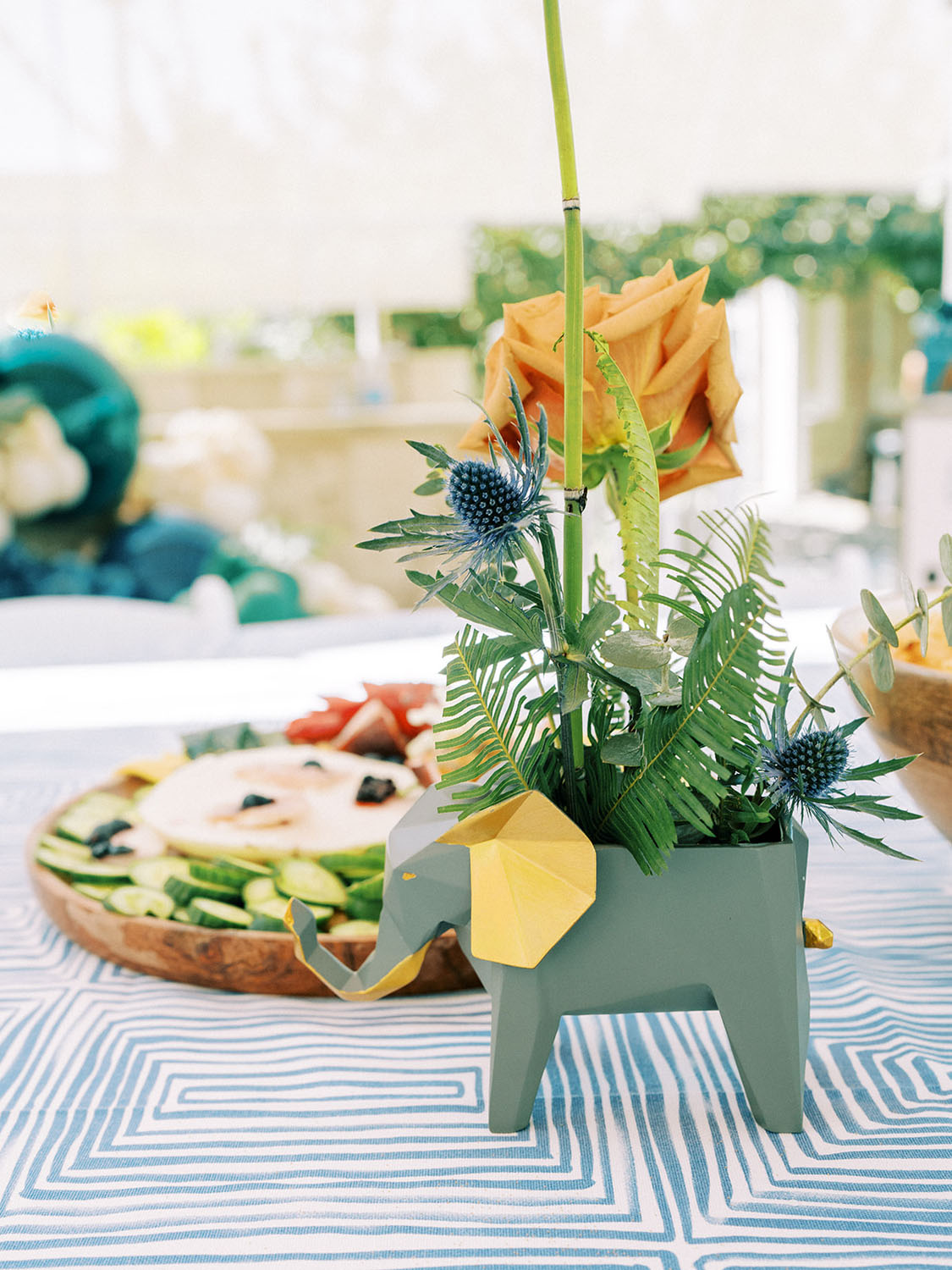 fun tropical centerpieces for jungle party