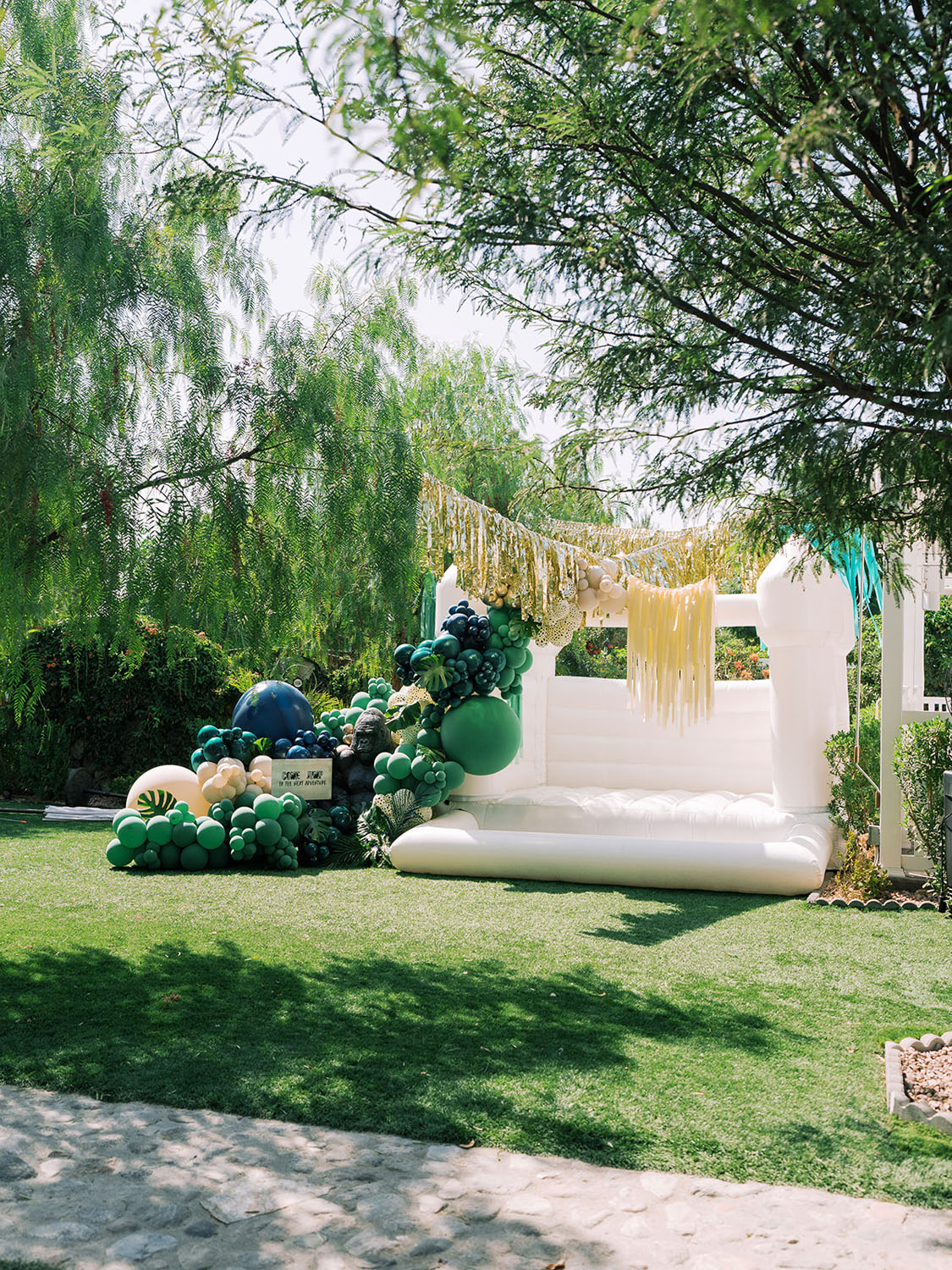 jungle themed bounce house