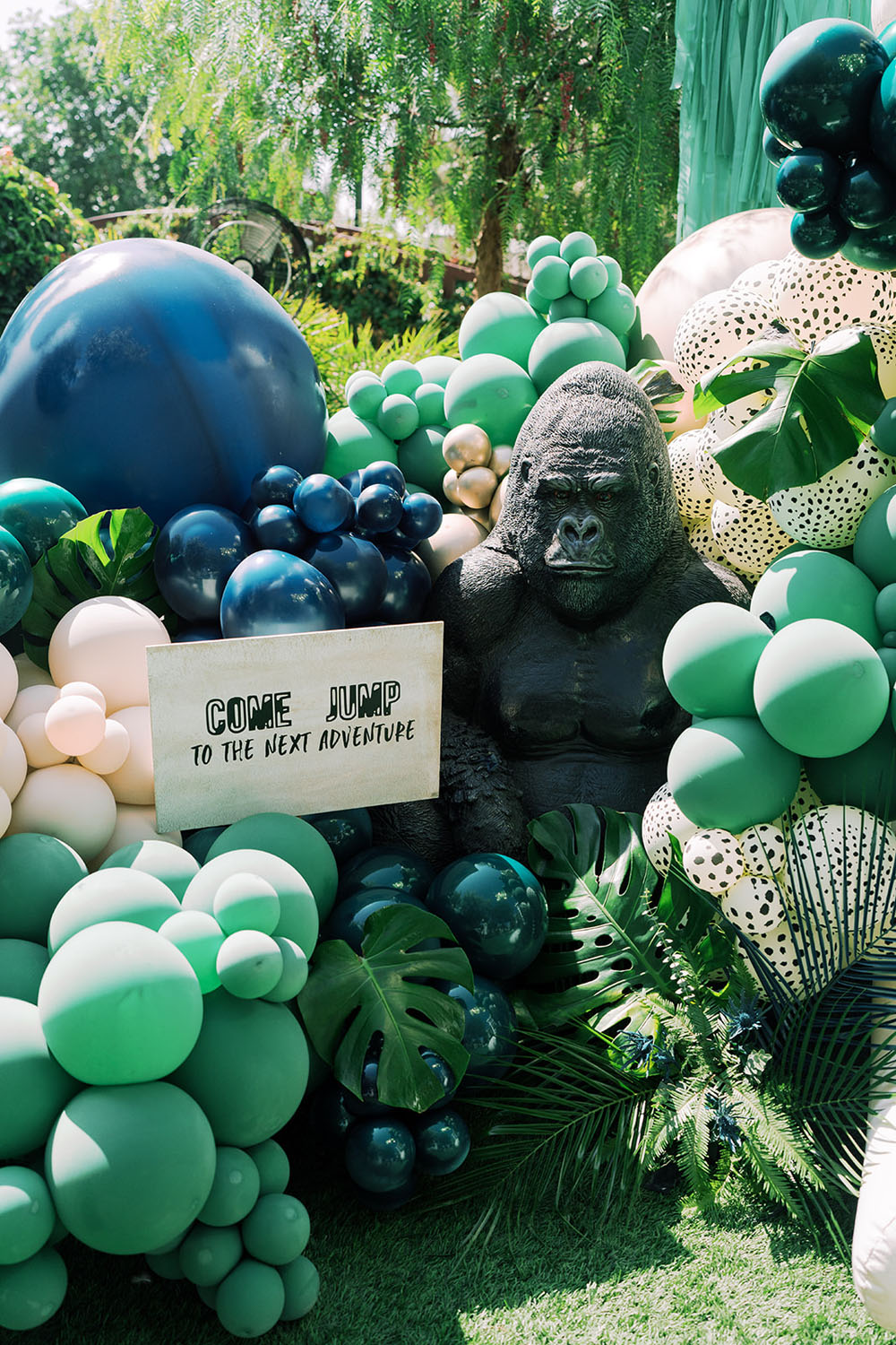 jungle cruise theme balloon decorations