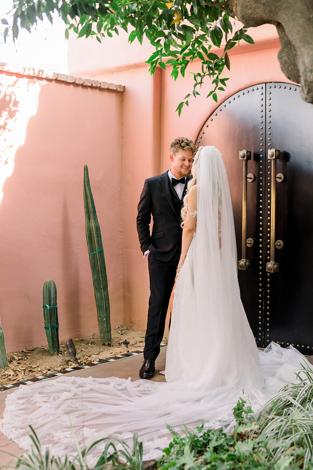 Glam black and pink Sands Hotel Palm Springs wedding
