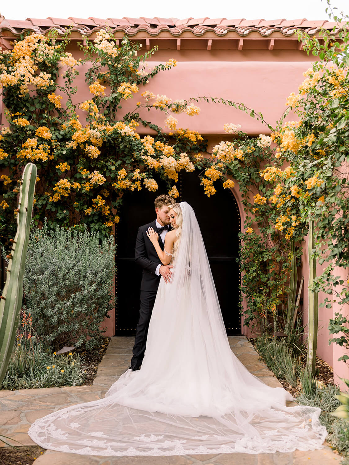 wedding portraits at The Sands Hotel in Palm Springs