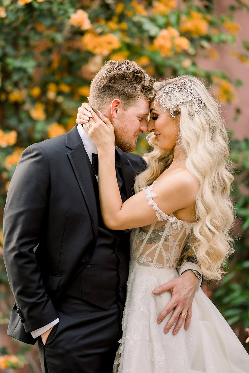 wedding portraits at The Sands Hotel in Palm Springs