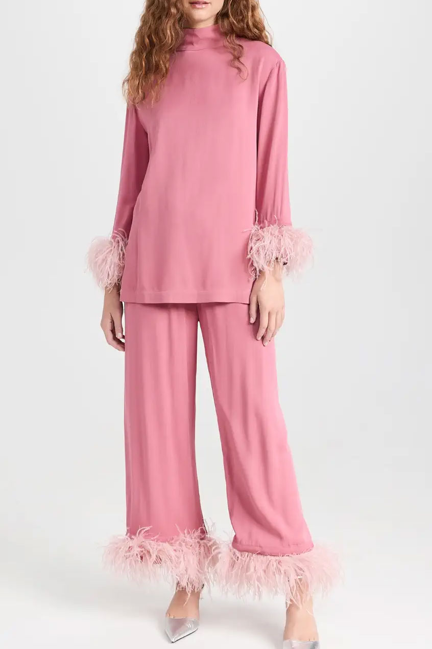Sleeper black tie pajamas with detachable feathers in pink