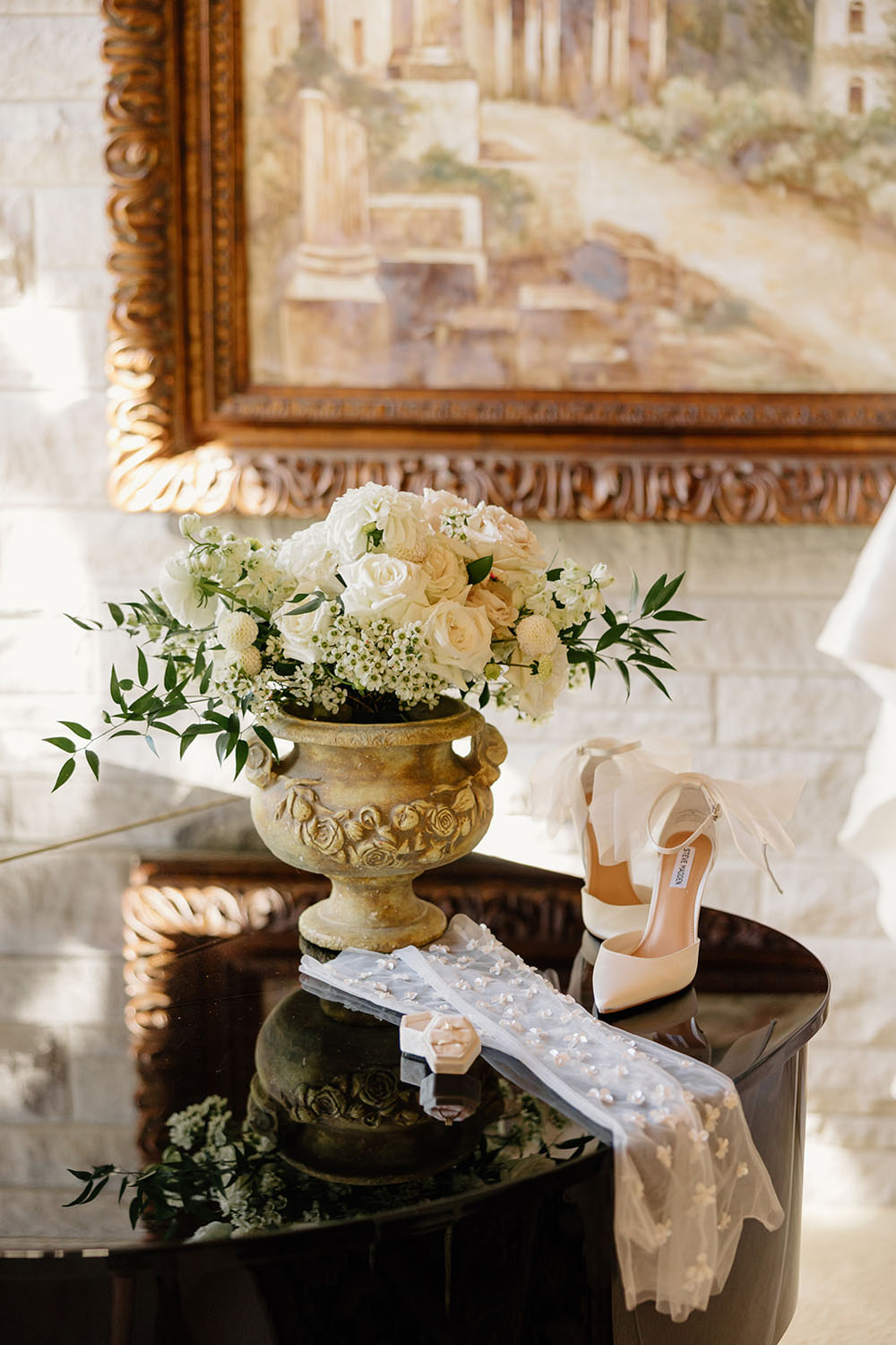 bridal bouquet and gloves with bow shoes