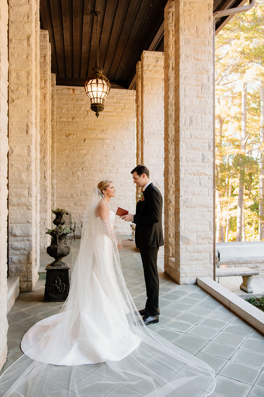 romantic first look portraits at Arkansas wedding