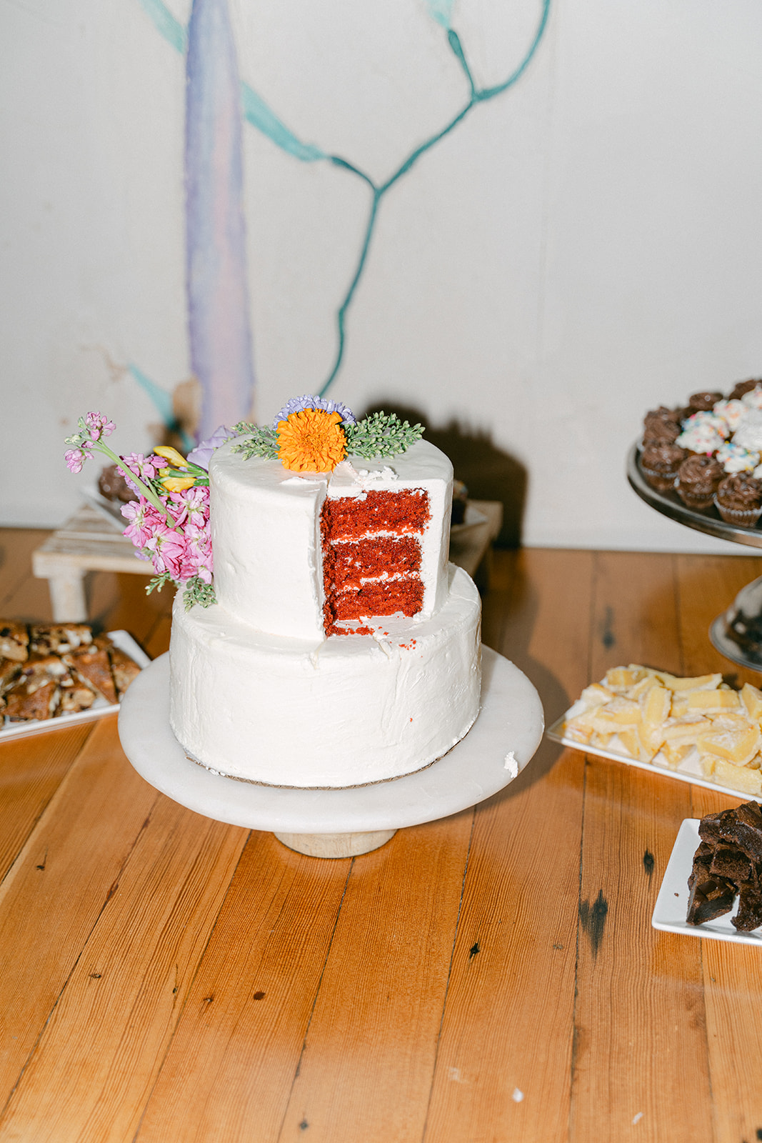 cute wedding cake in budget-friendly dtla wedding