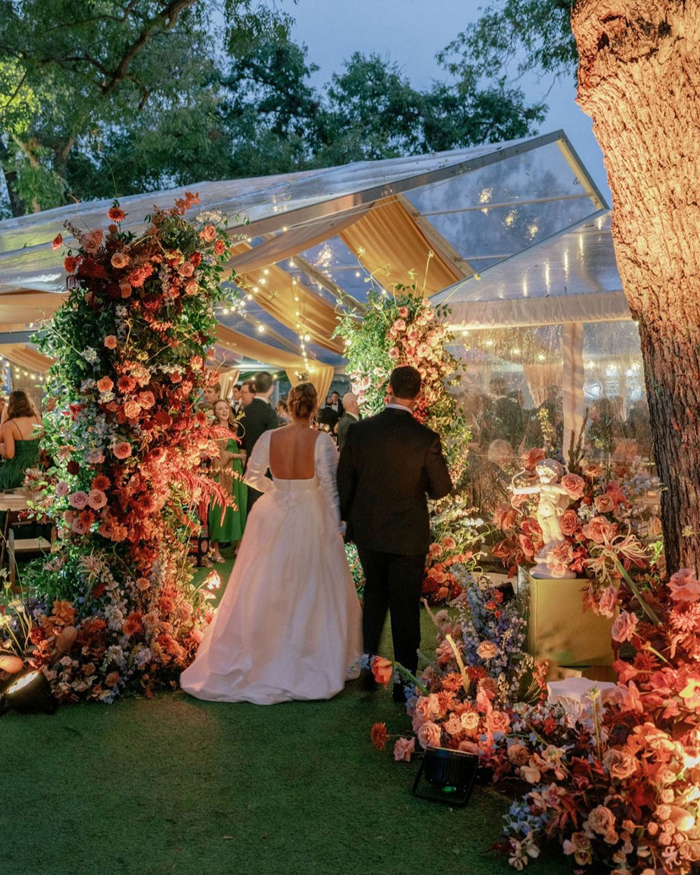 12 gorgeous Texas wedding venues from barns to restaurants to historic homes