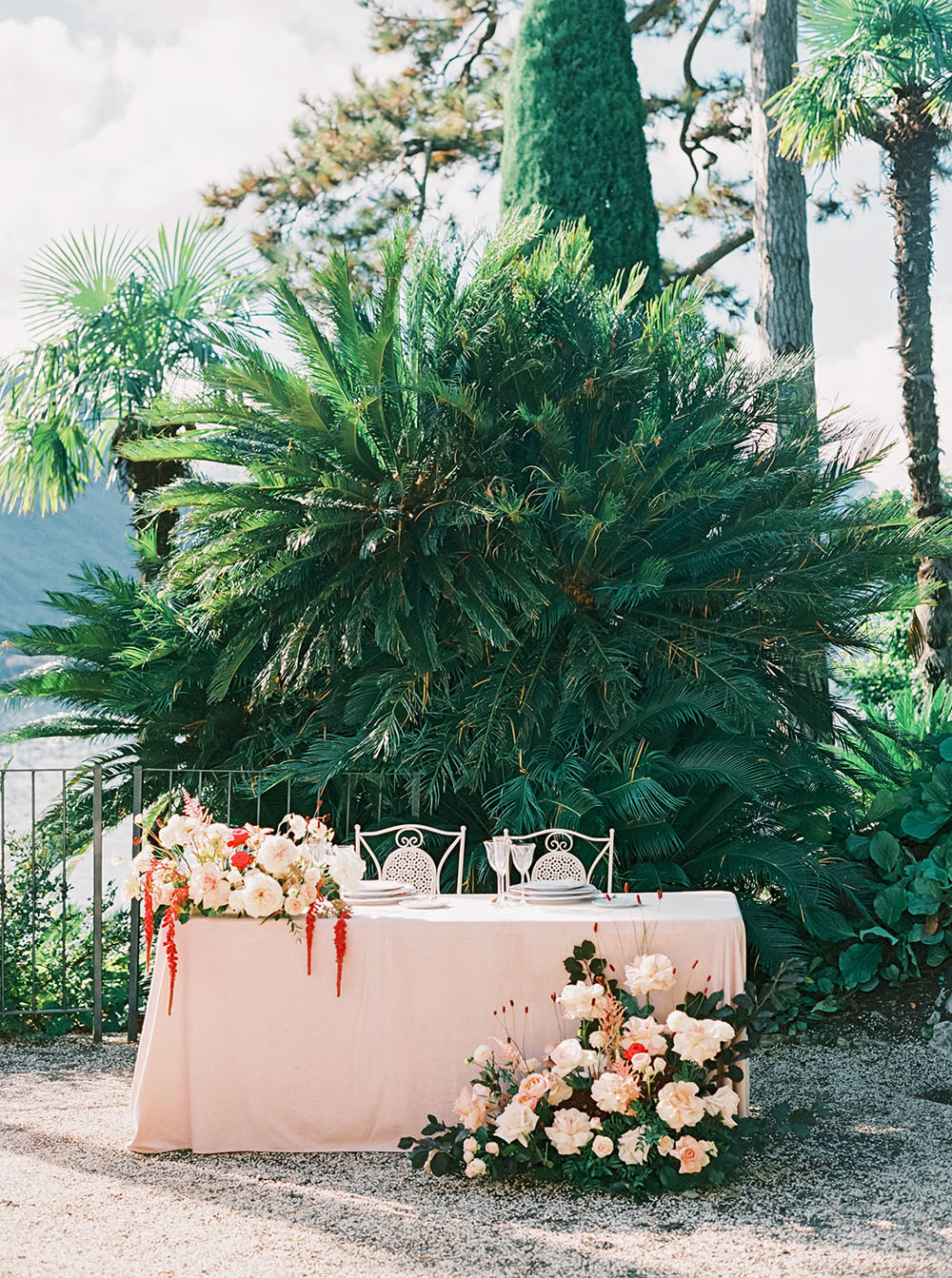 romantic pink sweetheart table