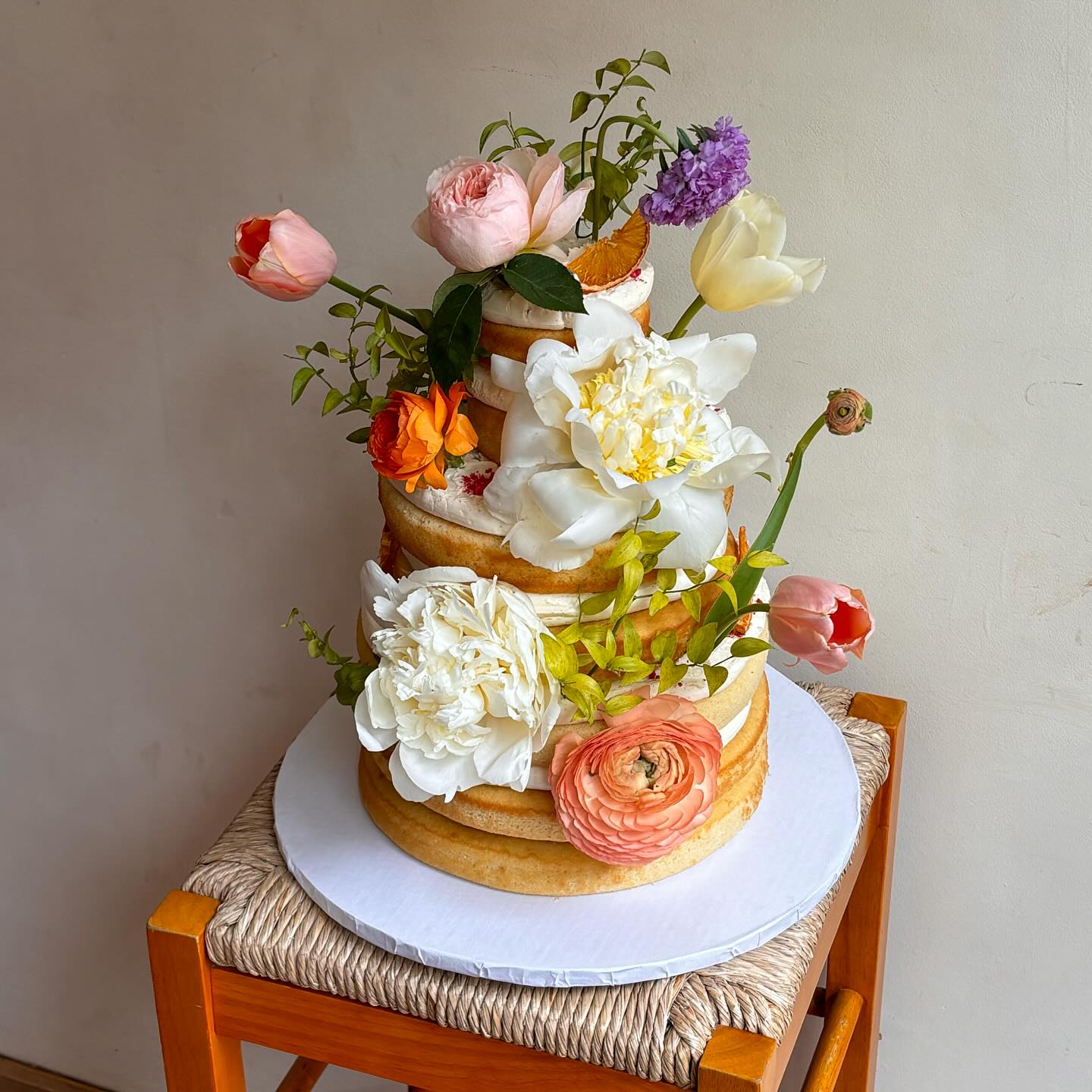 floral naked cake trends by @fromlucienyc